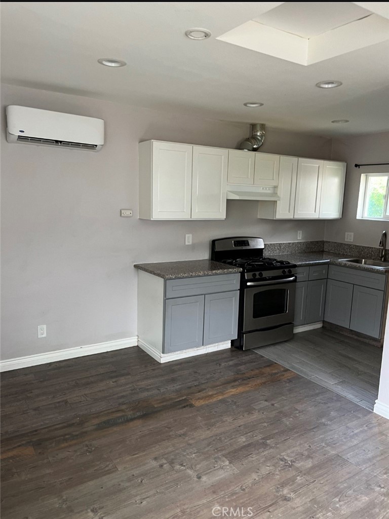 1242 Oakhurst Drive 2 Property Photo 1