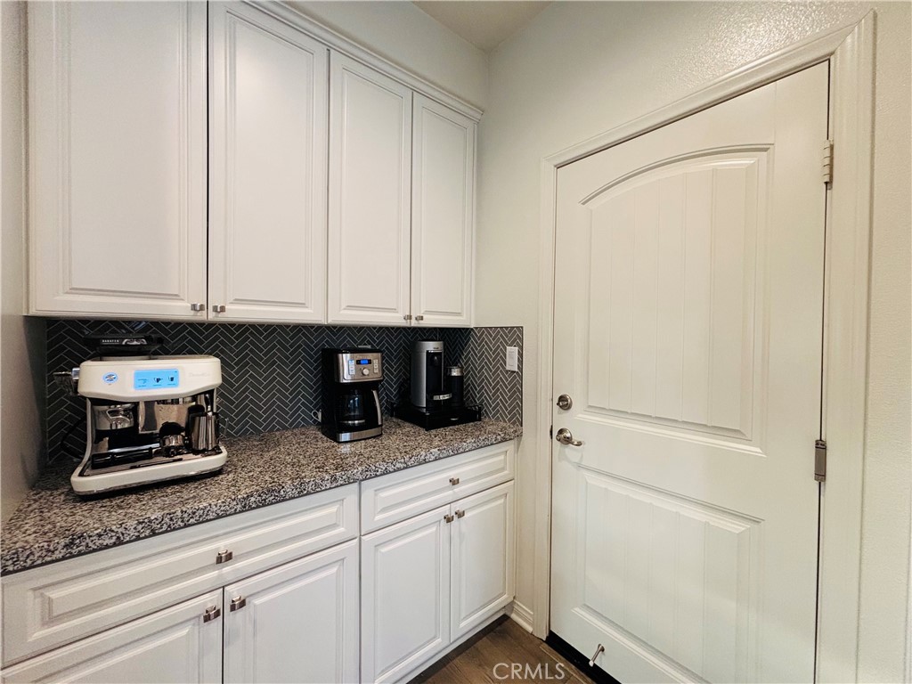1466 Elliott Court Property Photo 6