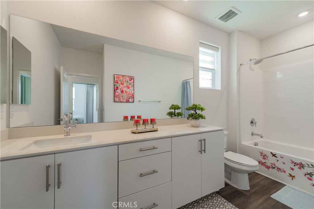 15842 Caterpillar Drive Property Photo 14