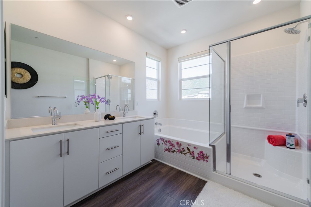 15842 Caterpillar Drive Property Photo 17