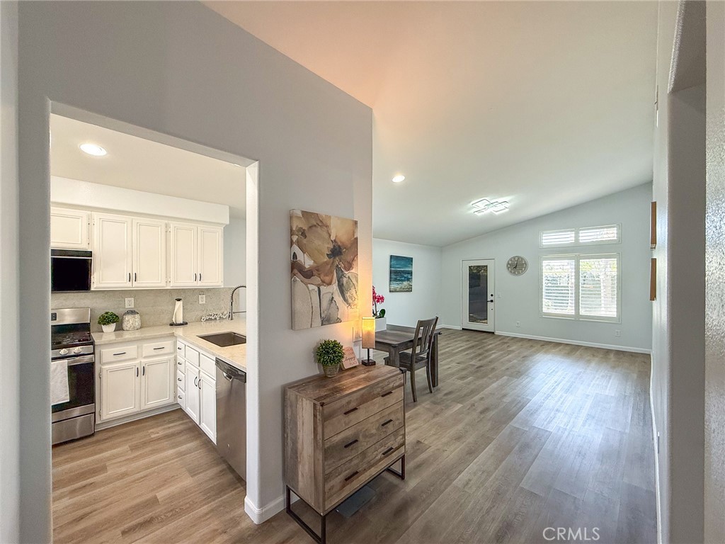 12225 Silverberry Street Property Photo 6
