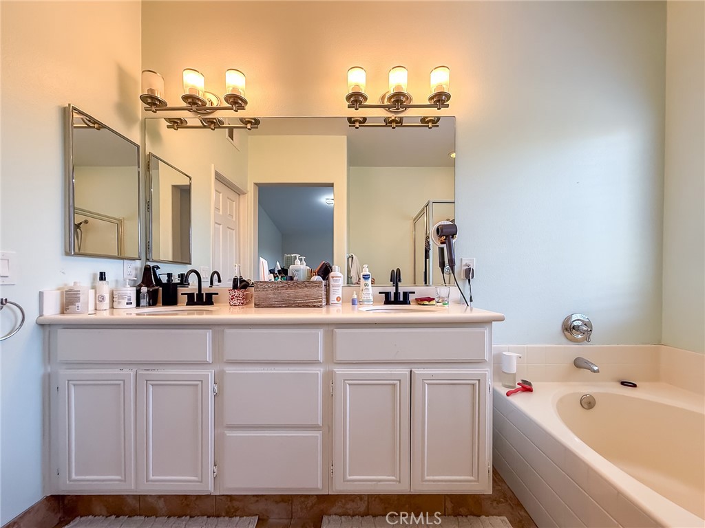 12225 Silverberry Street Property Photo 34