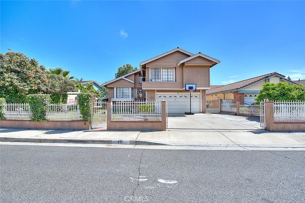 10 Skyline Lane Property Photo