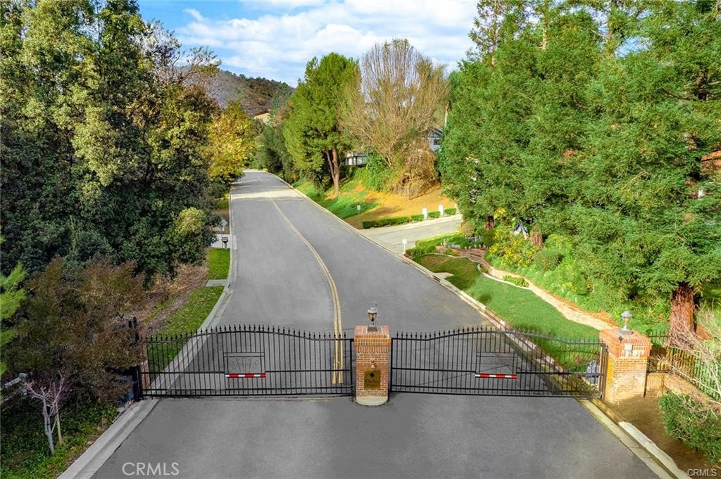 15877 Esquilime Drive Property Photo