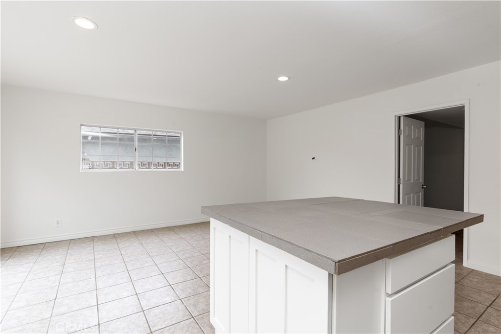 1635 N Greycastle Avenue Property Photo 9