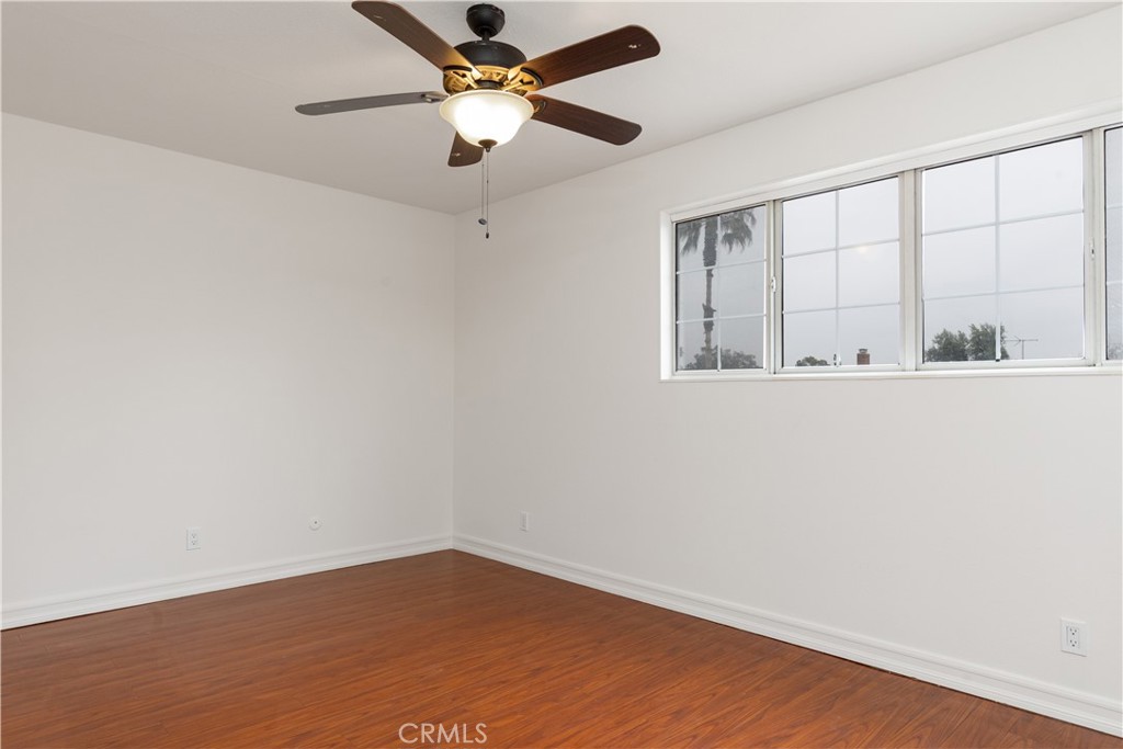 1635 N Greycastle Avenue Property Photo 15