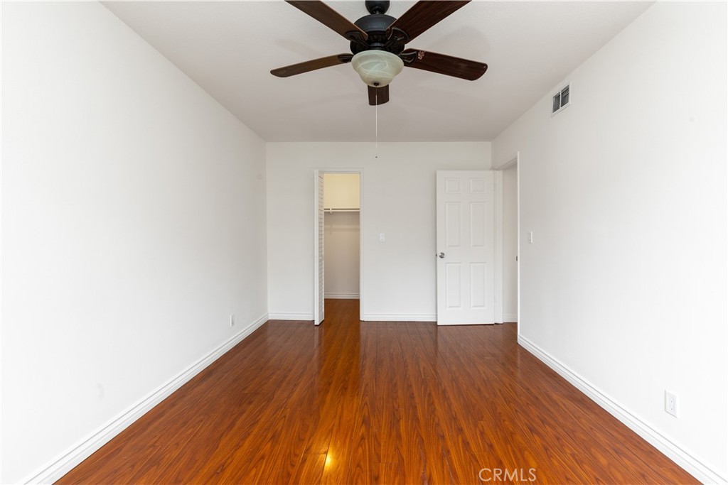 1635 N Greycastle Avenue Property Photo 18