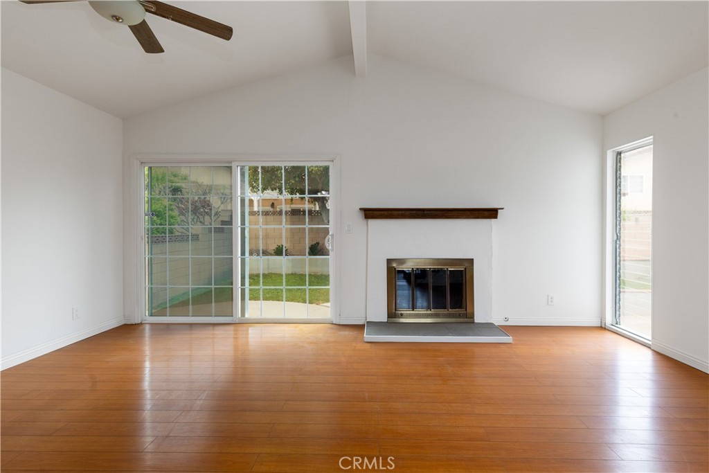 1635 N Greycastle Avenue Property Photo 23