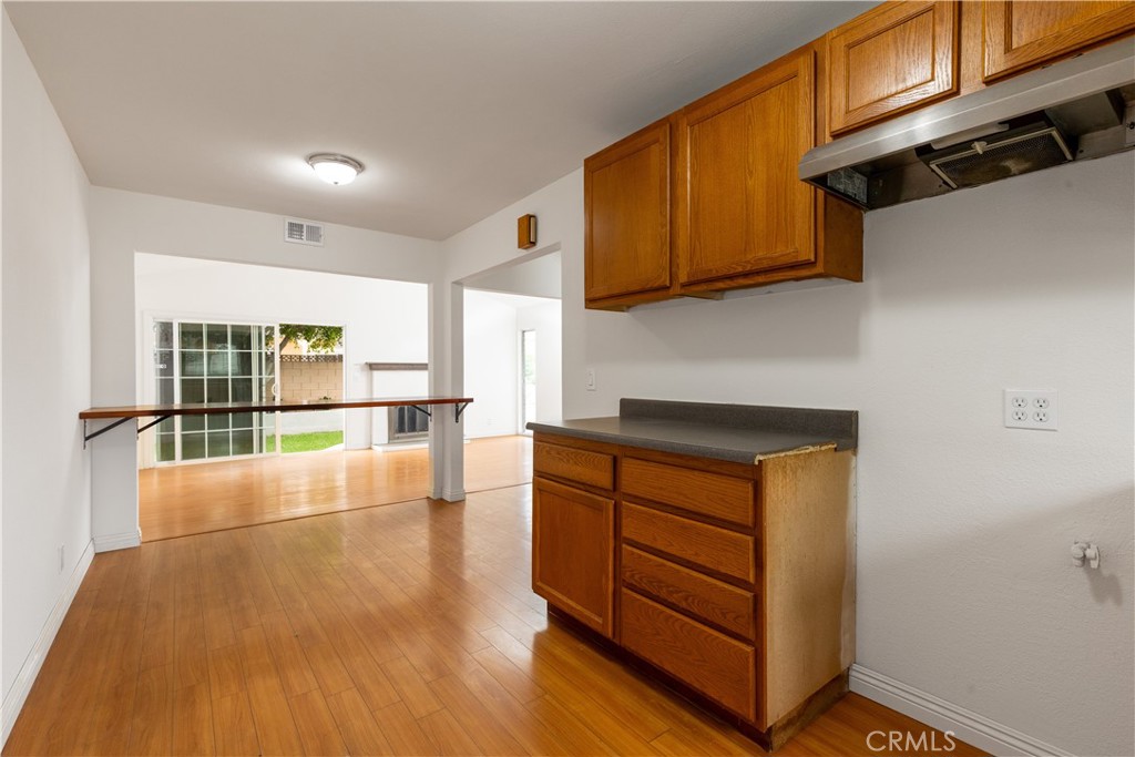 1635 N Greycastle Avenue Property Photo 25