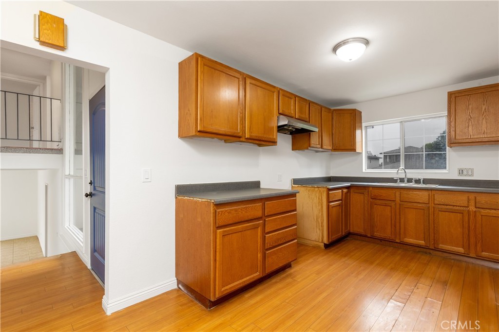 1635 N Greycastle Avenue Property Photo 26