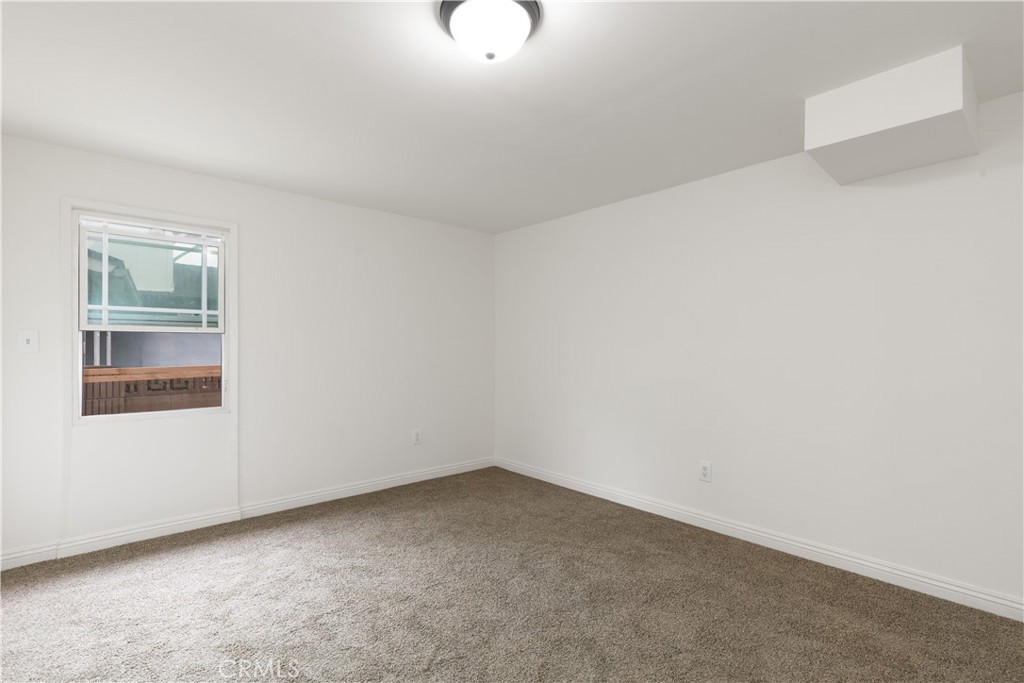 1635 N Greycastle Avenue Property Photo 30