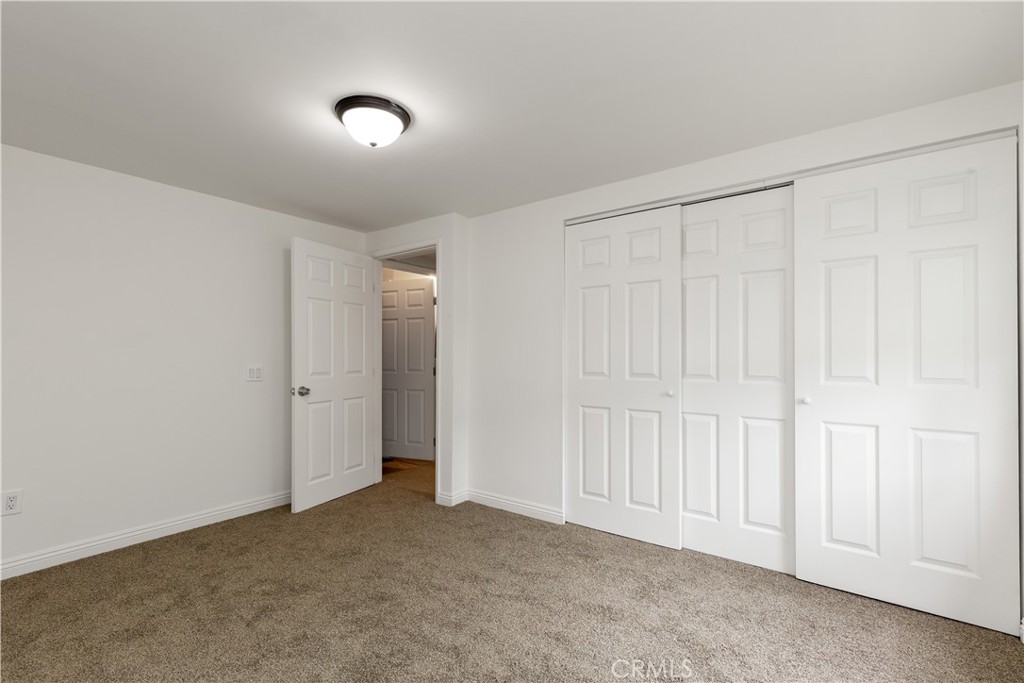 1635 N Greycastle Avenue Property Photo 31