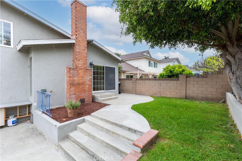 1635 N Greycastle Avenue Property Photo 32