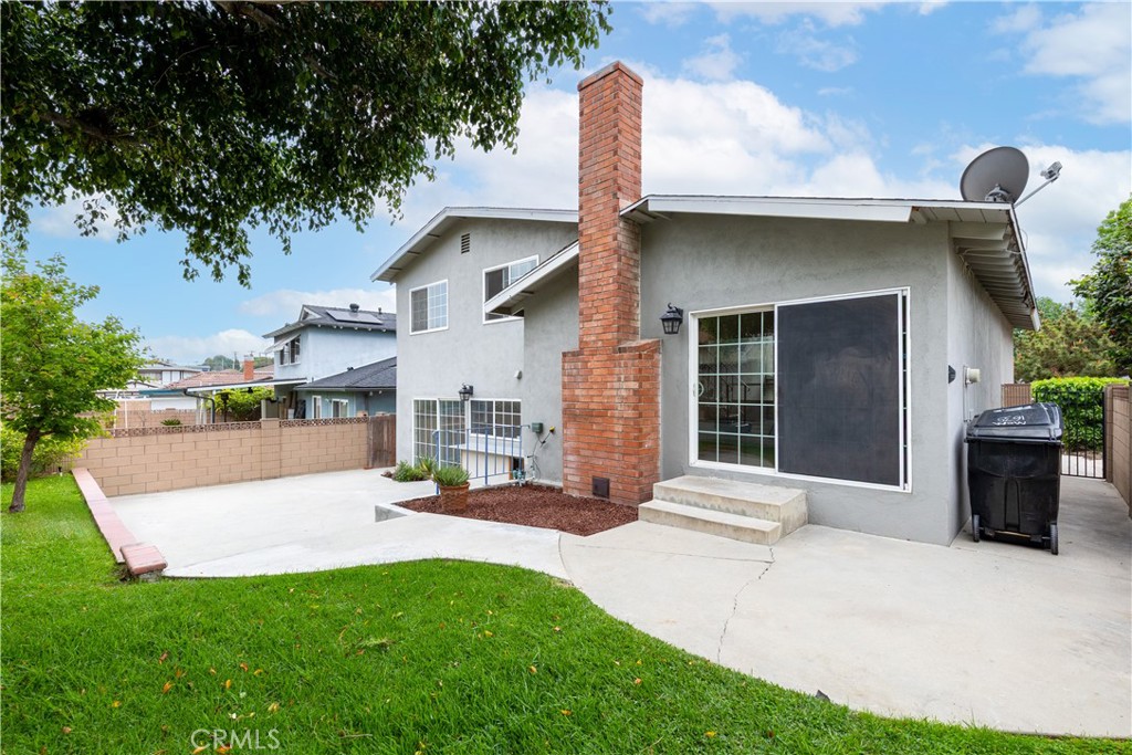 1635 N Greycastle Avenue Property Photo 34