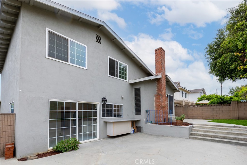 1635 N Greycastle Avenue Property Photo 35