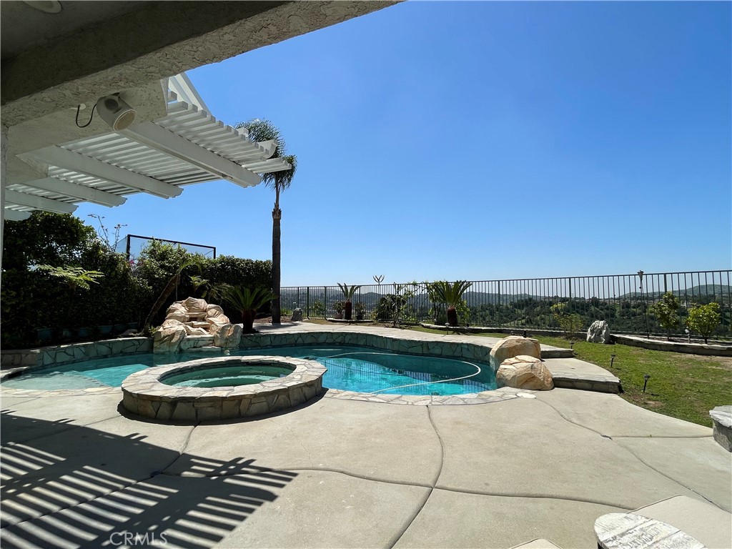 21062 Quail Run Drive Property Photo 1