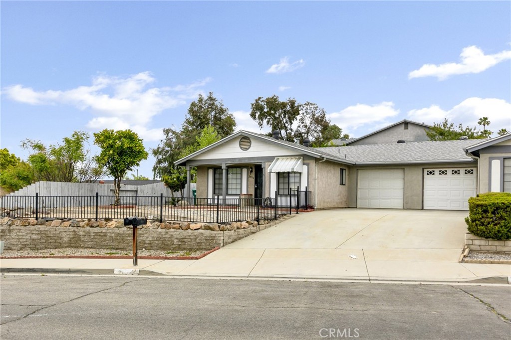 28334 Encanto Drive Property Photo