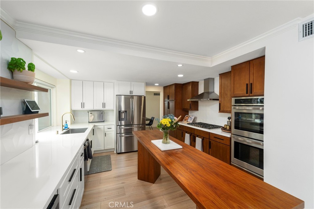 6087 Aquamarine Avenue Property Photo 2