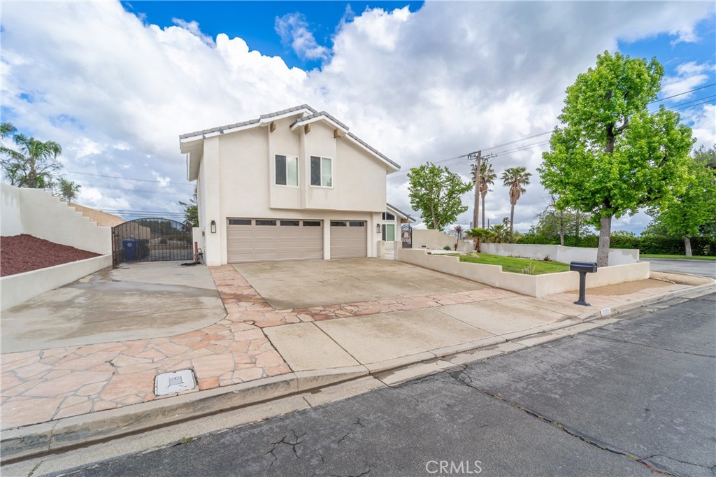 6087 Aquamarine Avenue Property Photo 4