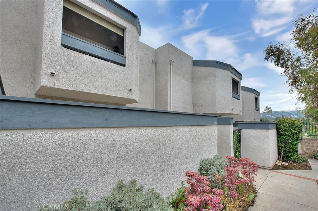 686 E Workman Street Property Photo 1