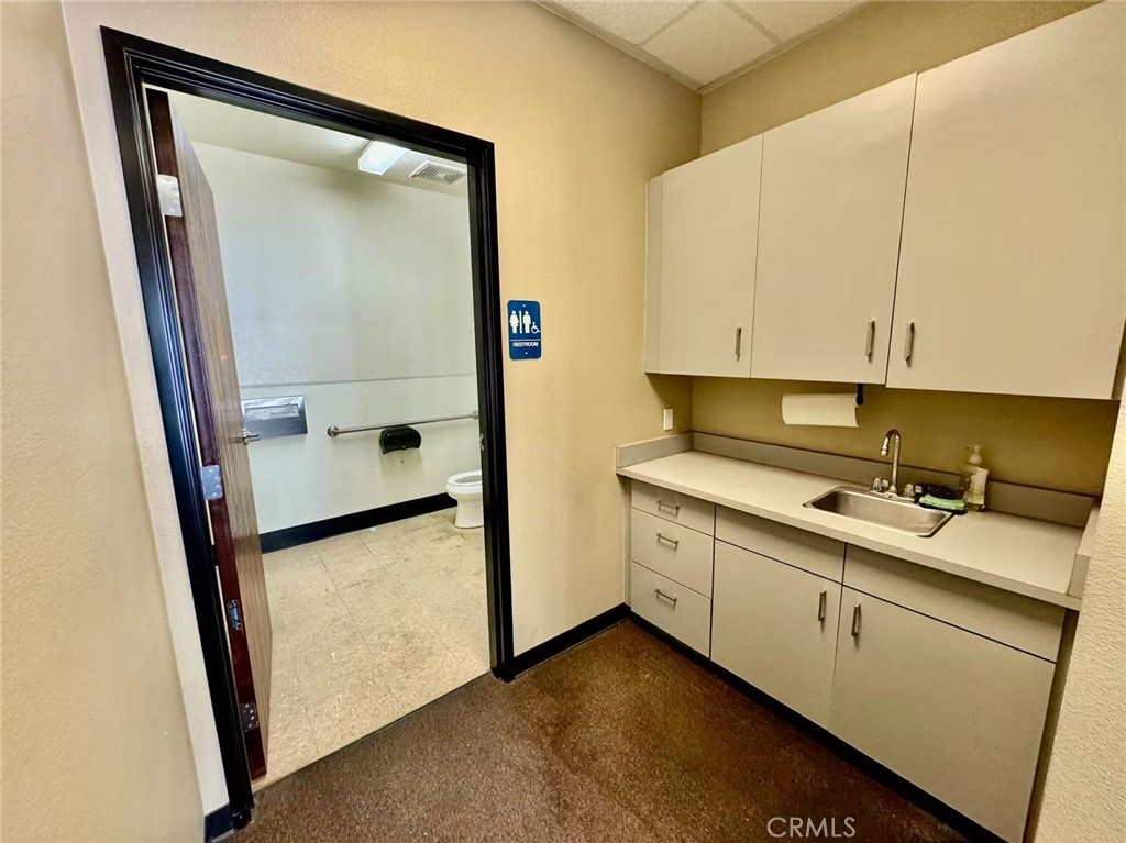 909 S Cucamonga Avenue A102 Property Photo 12
