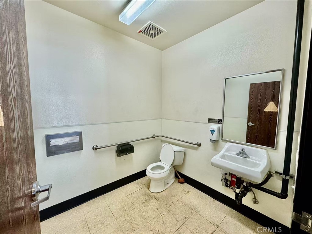 909 S Cucamonga Avenue A102 Property Photo 13