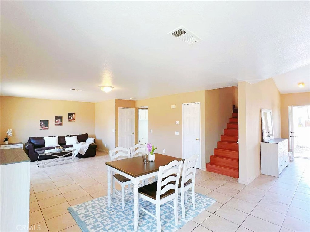14627 Palm Street Property Photo 7