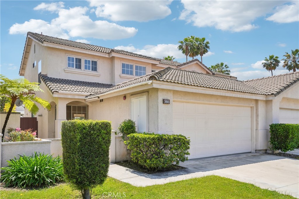 566 E Stephanie Drive Property Photo 1