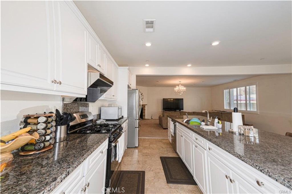 15590 Pumpkin Place Property Photo 8