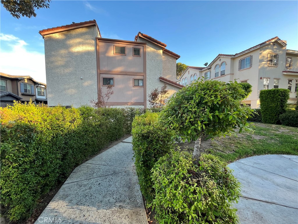 1006 Arcadia Avenue B Property Photo 1