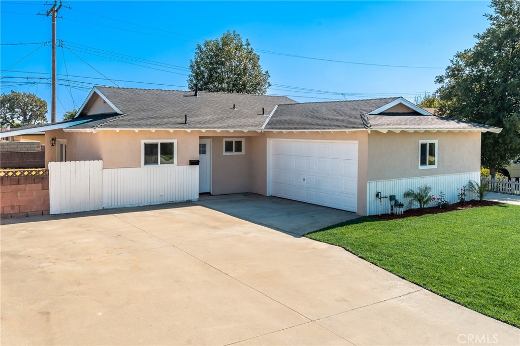 818 Invergarry Street Property Photo 1