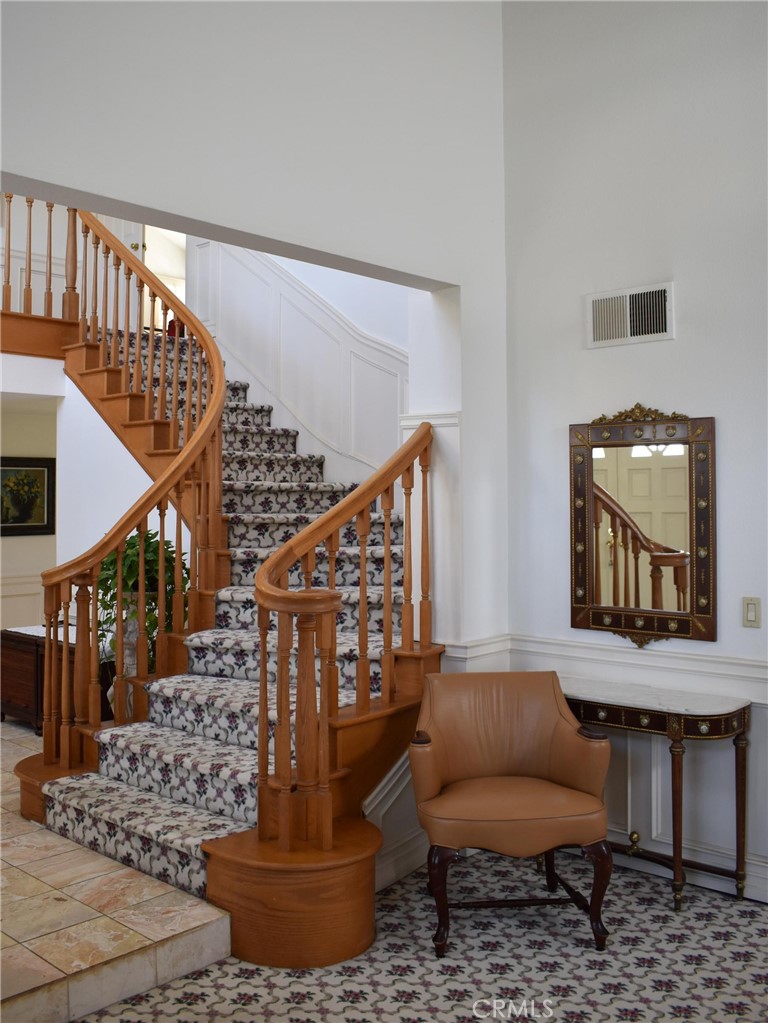 1046 W Westridge Court Property Photo 4