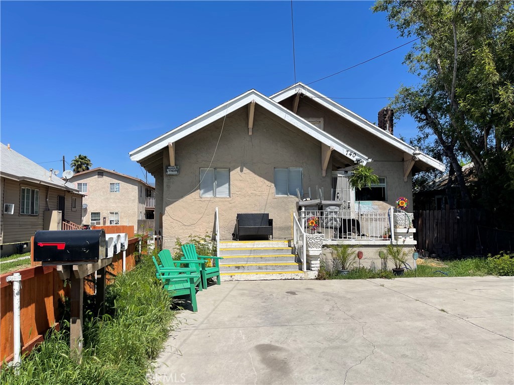 746 736 W 8th Street Property Photo 4