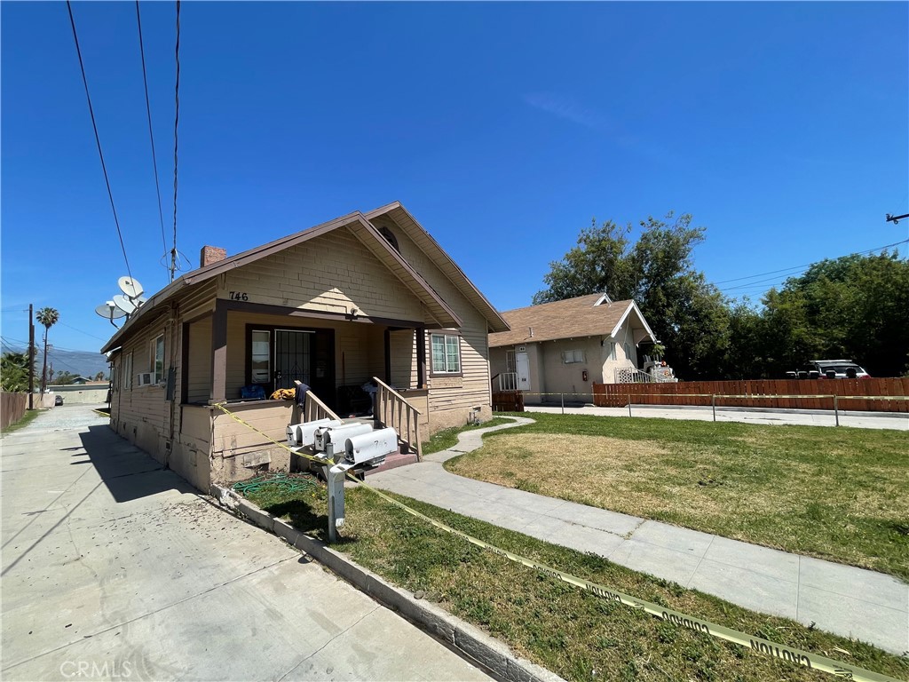 746 736 W 8th Street Property Photo 5