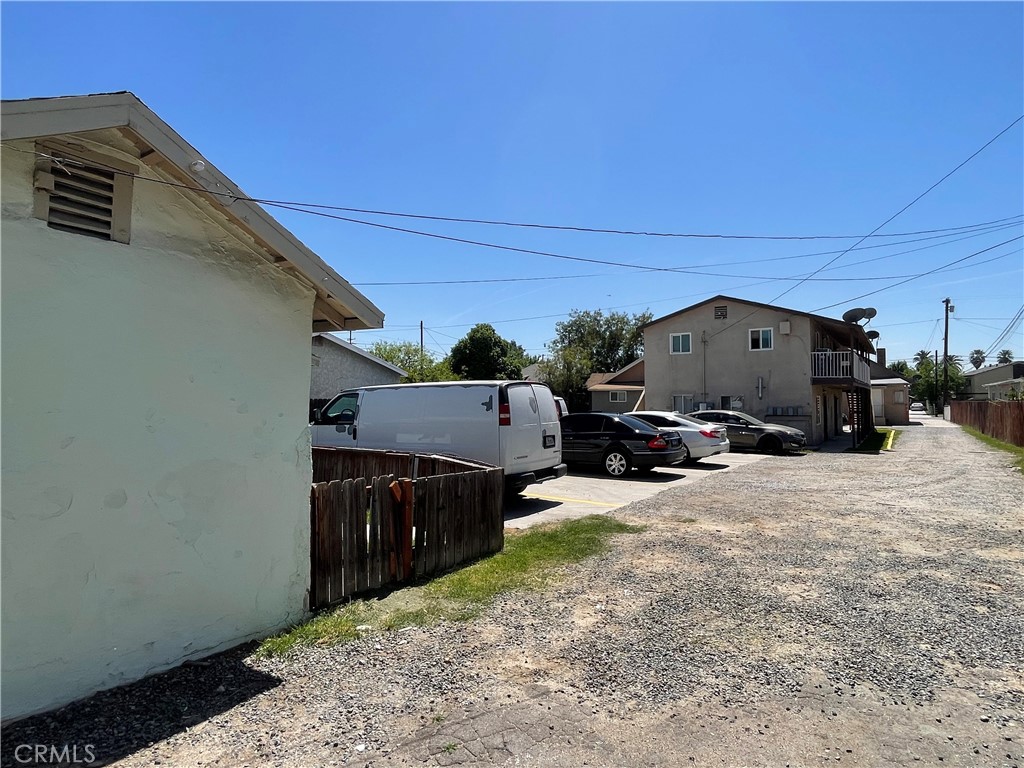 746 736 W 8th Street Property Photo 11