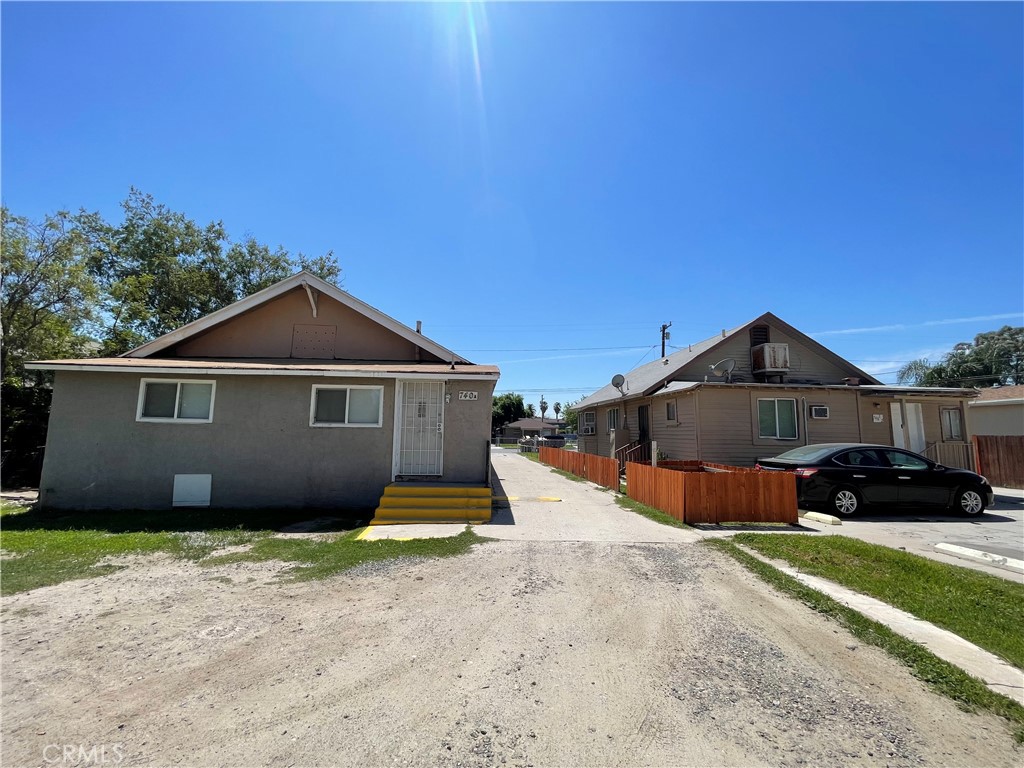 746 736 W 8th Street Property Photo 16