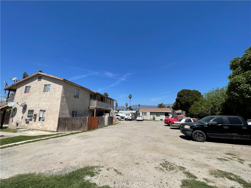 746 736 W 8th Street Property Photo 17