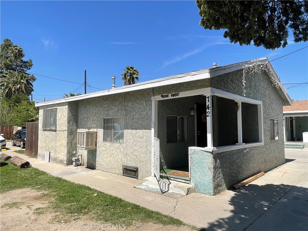 746 736 W 8th Street Property Photo 19