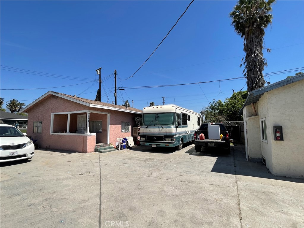 746 736 W 8th Street Property Photo 24