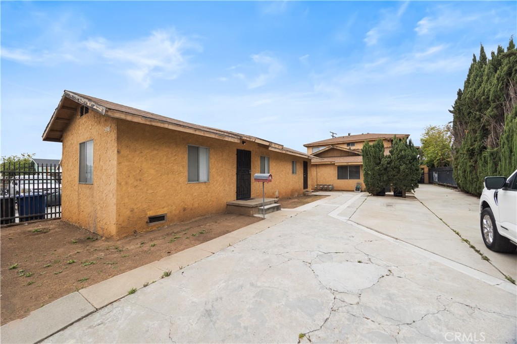 623 S Downey Road Property Photo