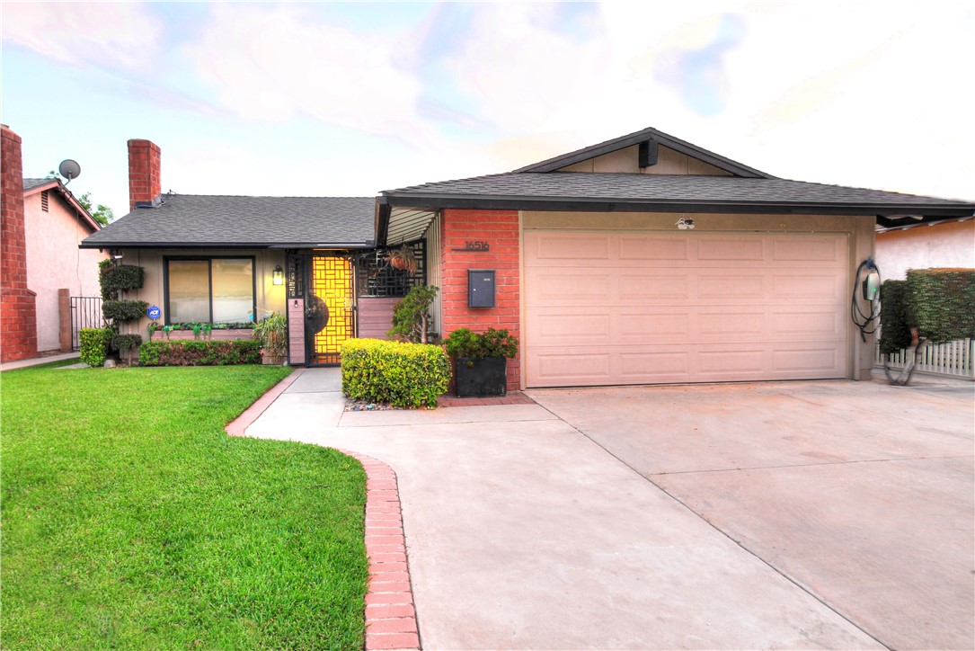 16516 E Bellbrook Street Property Photo