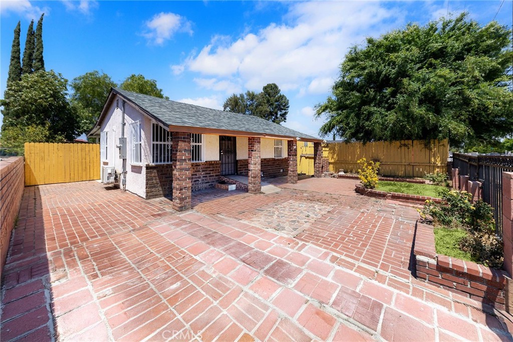 4752 Fairway Boulevard Property Photo 3