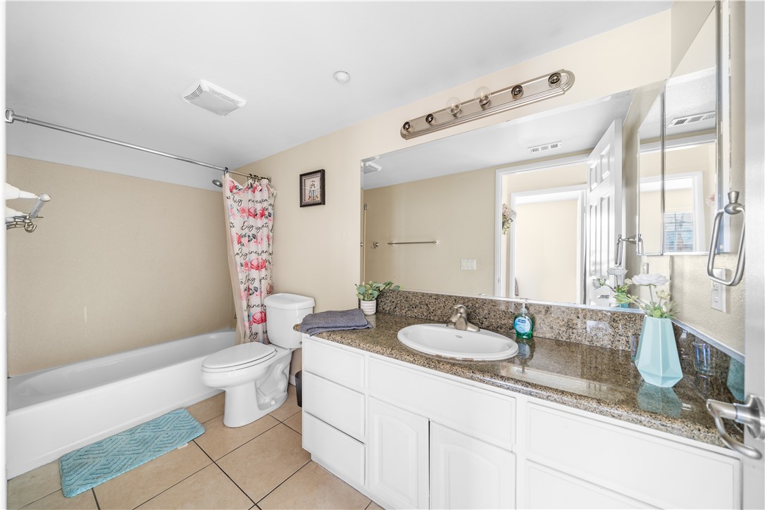 535 W D Street G Property Photo 12