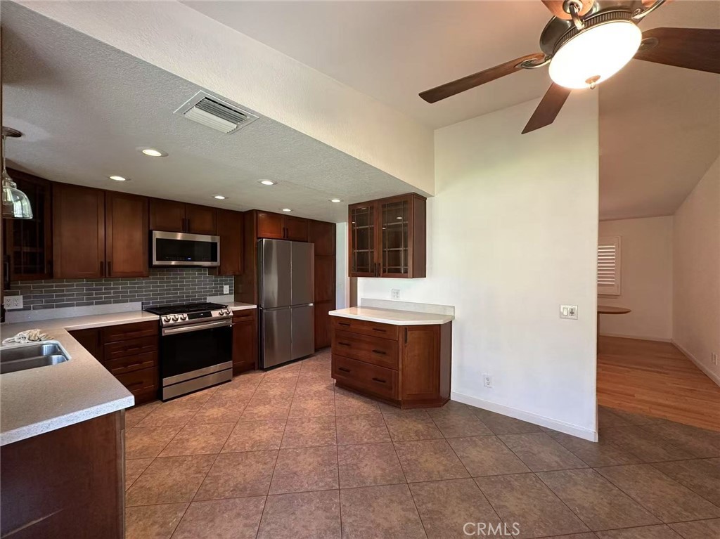 9970 Victoria Street Property Photo 5