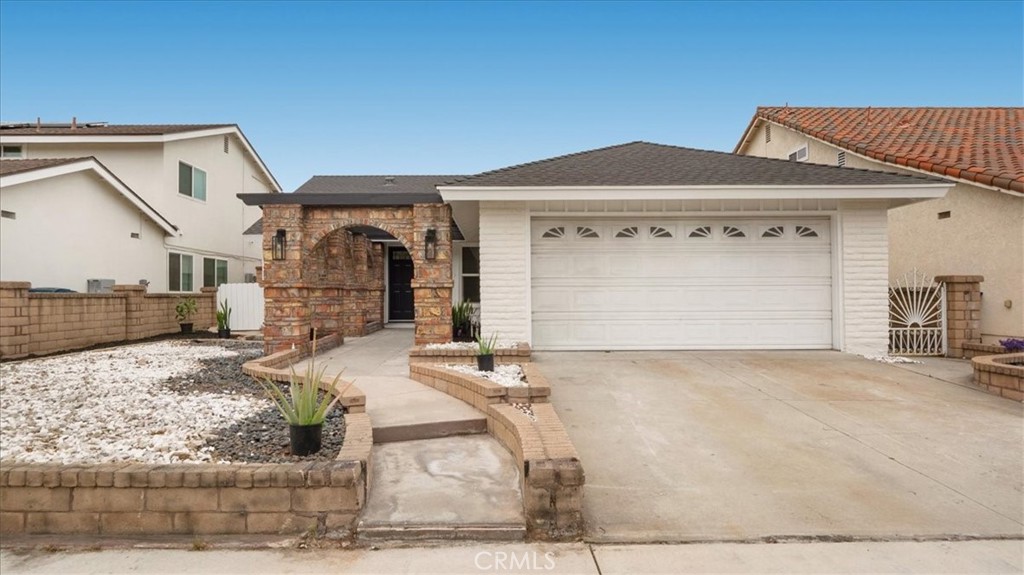 19029 Pires Avenue Property Photo 1