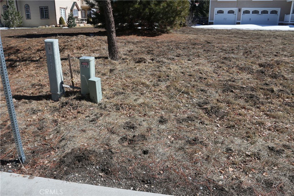 275 Meadow Circle N Property Photo 2