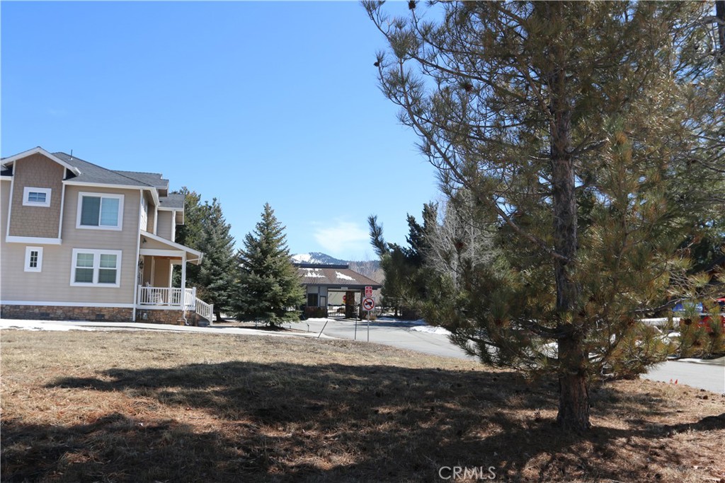 275 Meadow Circle N Property Photo 4