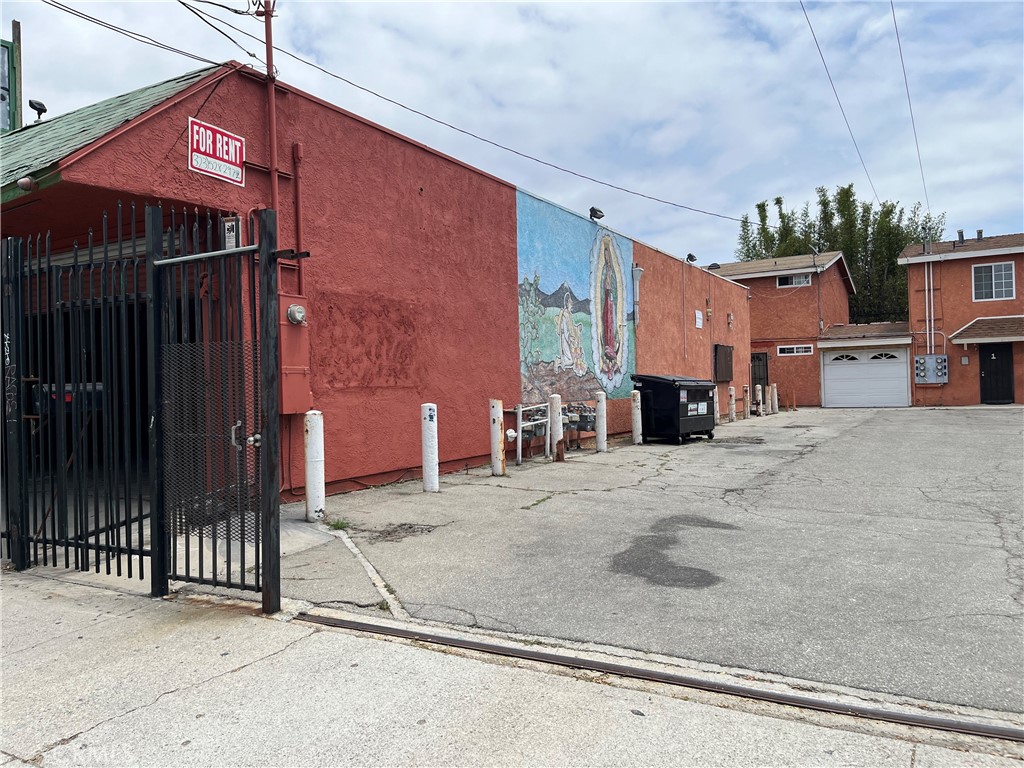 1312 N Wilmington Boulevard Property Photo 1