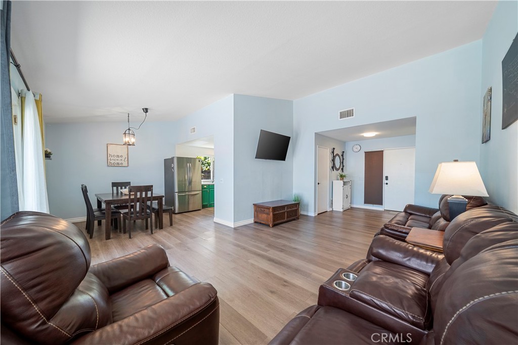 6597 Kinlock Avenue Property Photo 9