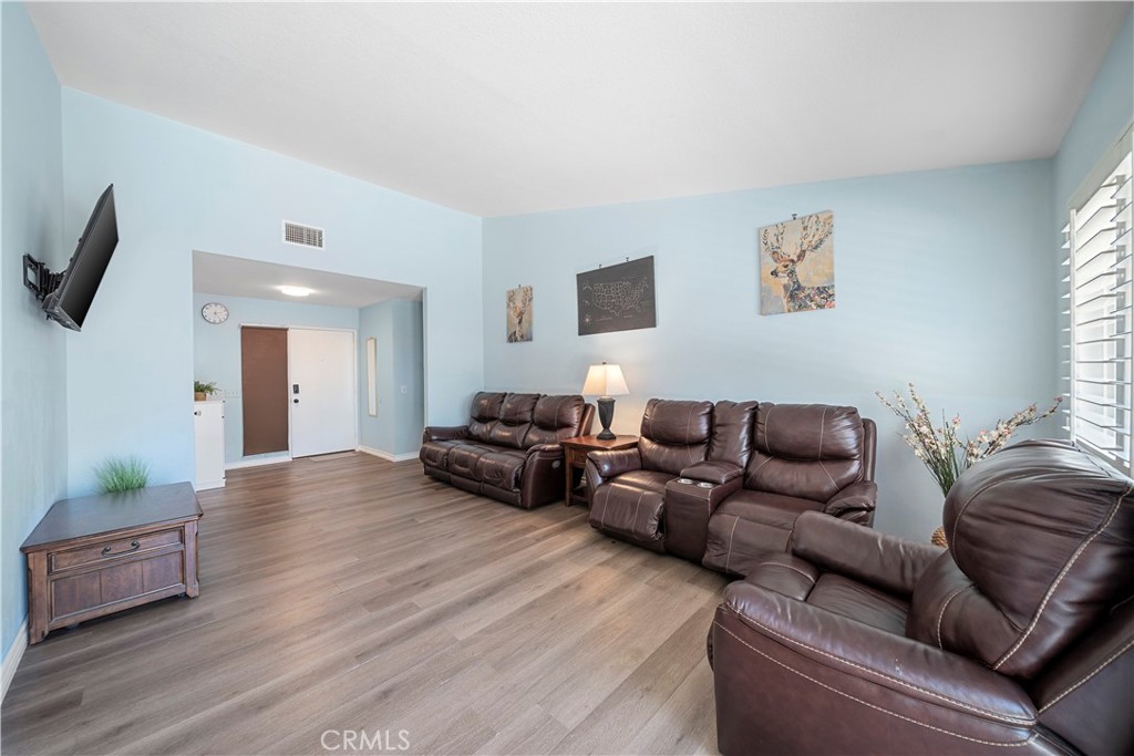 6597 Kinlock Avenue Property Photo 10